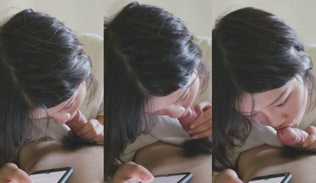 Tamang Chupchup Lang sa Etits Habang Nagbabasa ng Latest Chismis!