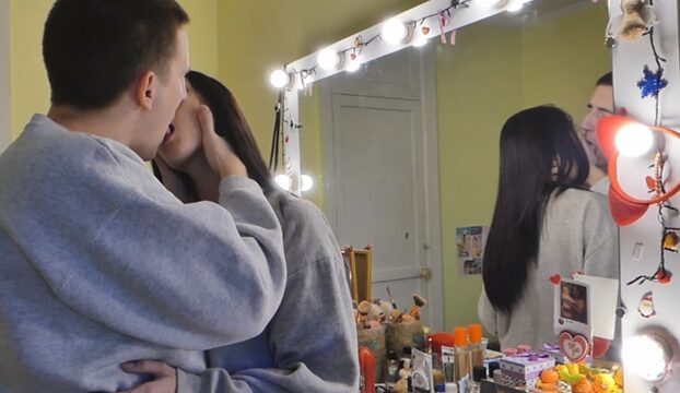 VIRAL Pinay Artista Kissing Scene Dressing Room Bago Mag LIVE sa TV!