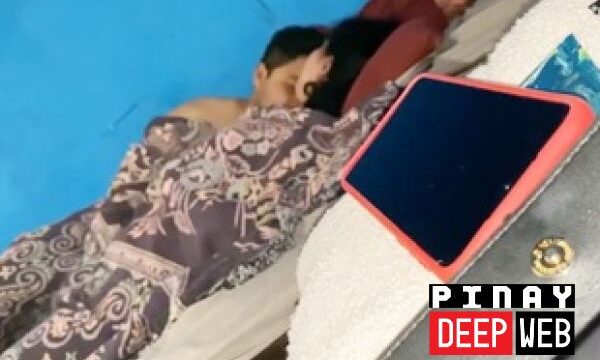 Pininger Under The Kumot Ang Roommate Kong Malibog