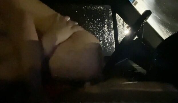 Yung Tipong Kahit Walang Lindol Yumayanig Pa Din sa Oto ni Mang Toto