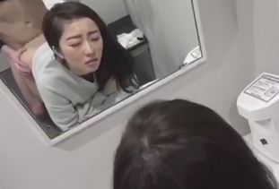 Nirekta sa Banyo ng Sinehan (Sarap ng College Days!)