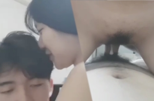 Yung Siya na Nga Ang Nasa Ibabaw Pero Tamad Gumalaw